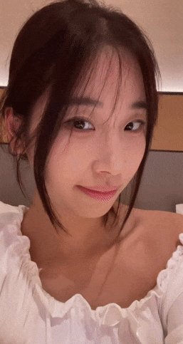 【反差泄密】可爱大眼贫乳小萌妹的自拍与性爱影图流出