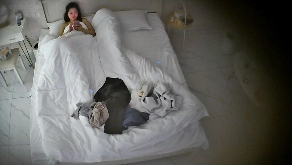 ⏪酒店偷拍⏩睡眼朦胧小少妇和情人酒店做爱