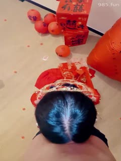 【全网首发】32岁的亲姐再次成婚，新婚前夜把我叫到身边说：姐姐今晚最后一次给你，以后在想操 我就要偷情了，”秀禾服“加特下老女少逼疯狂喷水，大力深喉到嗓子深处，排卵期内射…