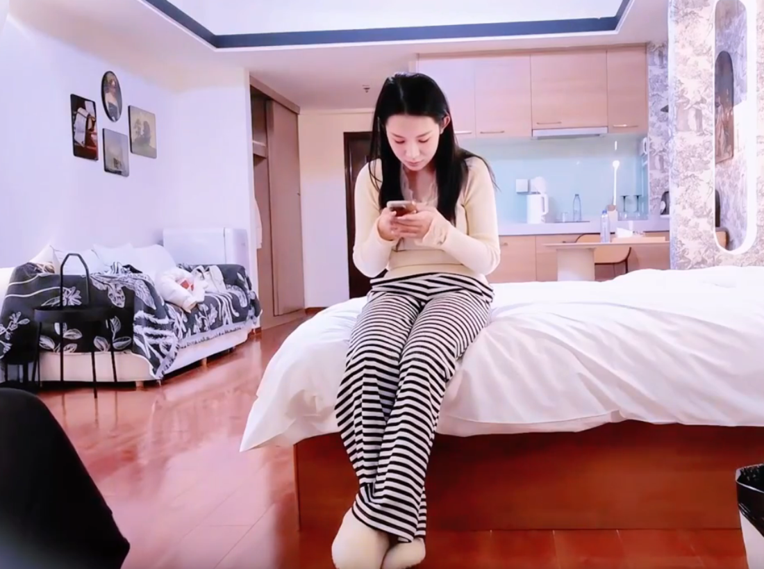 【7BOSS约啪】約長相甜美蘿莉淫叫聲很好聽下面水多