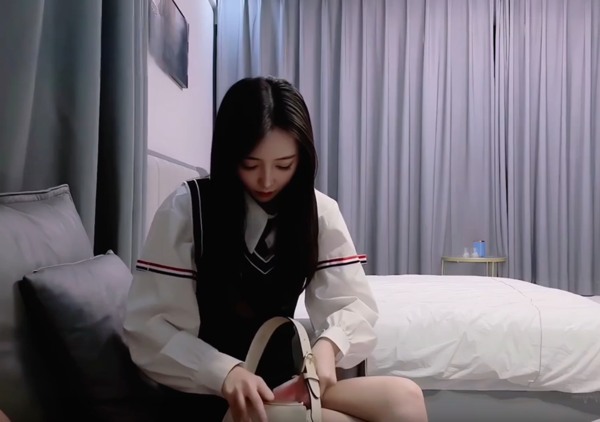 【7BOSS約啪】約個甜美嬌小嫩妹，溫柔開朗姿勢舒適