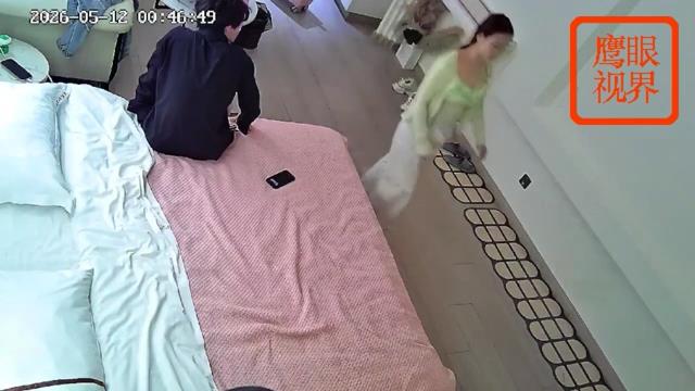 酒店偷拍5月❤时尚小美半夜和男友过来开房被操两顿