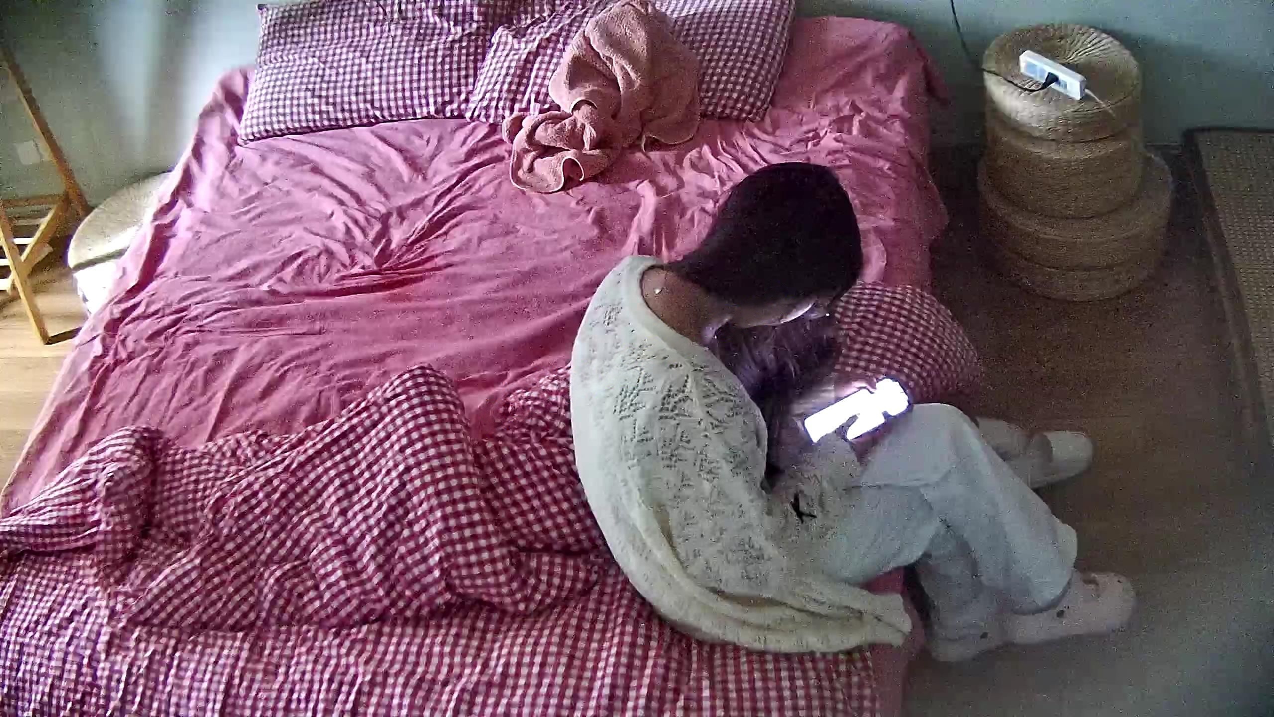 酒店偷拍5月❤长腿美女和男人钟点房做爱