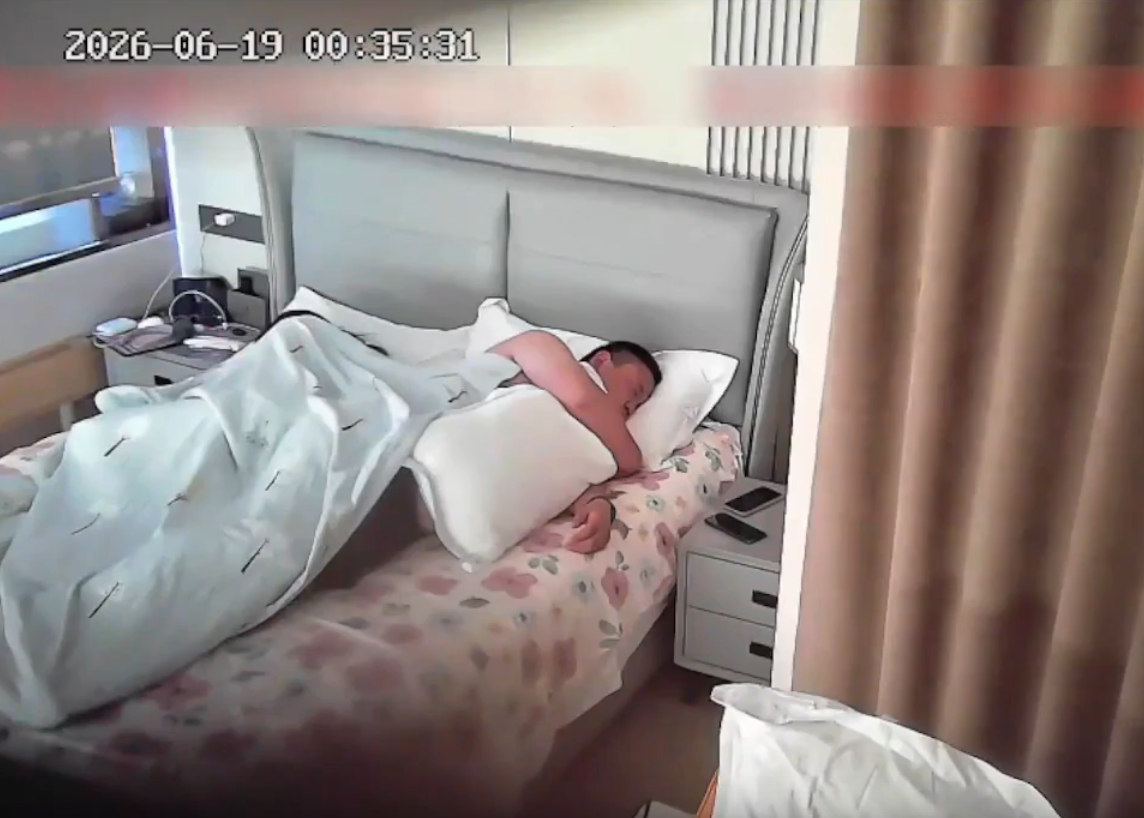 ⏪酒店偷拍⏩大奶超白皙少妇口交女上位扭动做爱