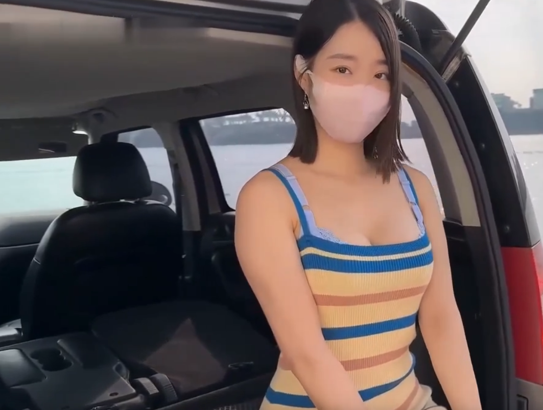 ※台湾美臀博主Ellie 【ssrpeach】男人与他的嫂嫂在车上出轨