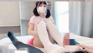 琳琳学妹-轻调双马尾嫩妹粉嫩白虎穴塞满激情打桩精液射