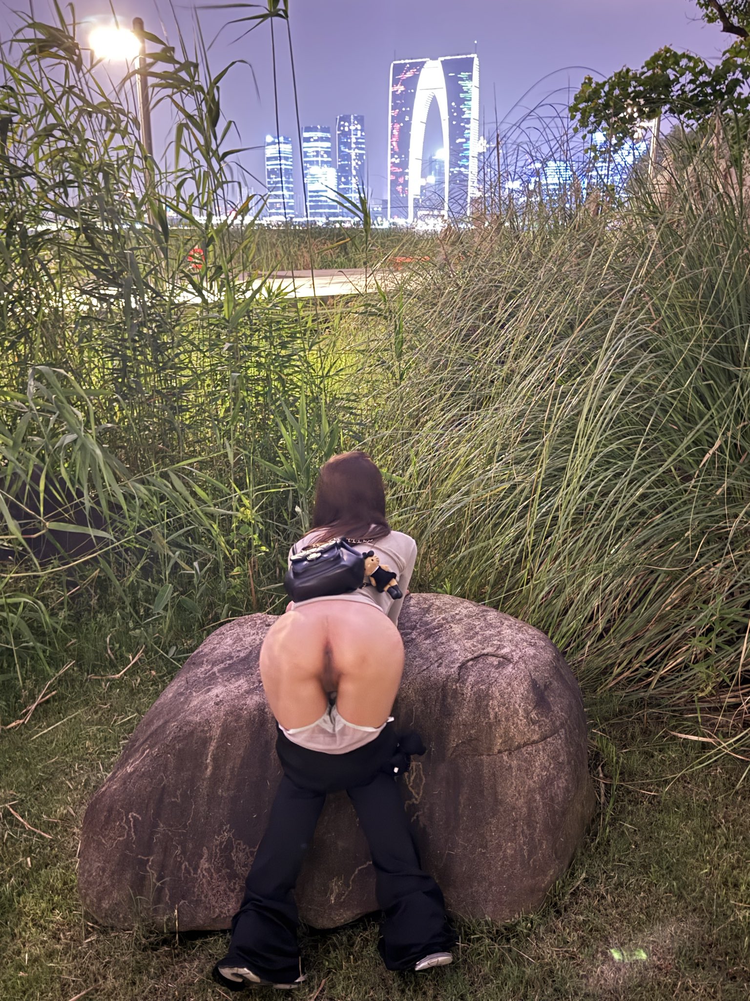 肌肉猛男UP周先生，实在太会叫了，好怕隔壁房间投诉啊，母狗不停说干死我，干死我。好的呢，干死你！